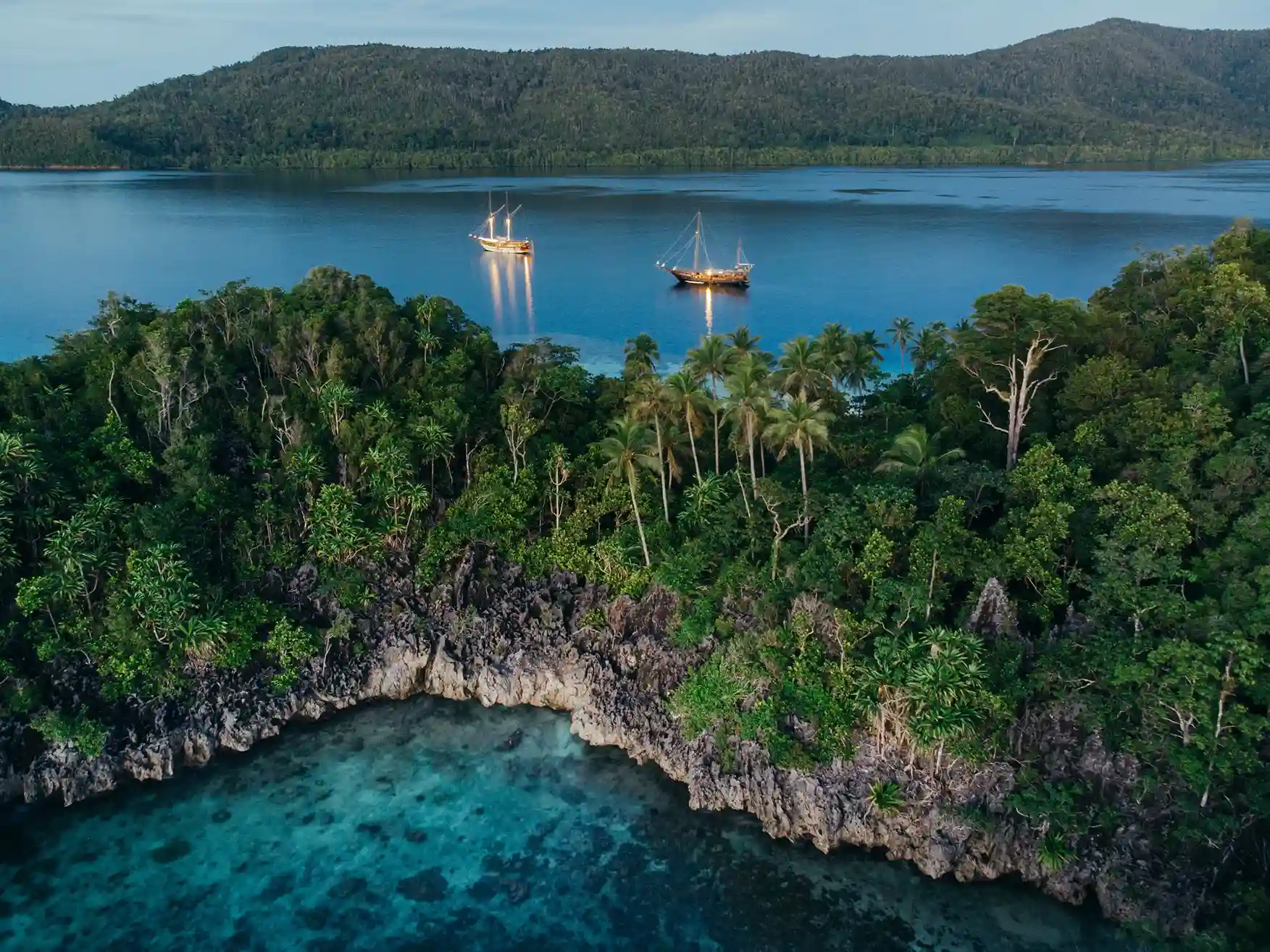 Raja Ampat Luxury Cruise